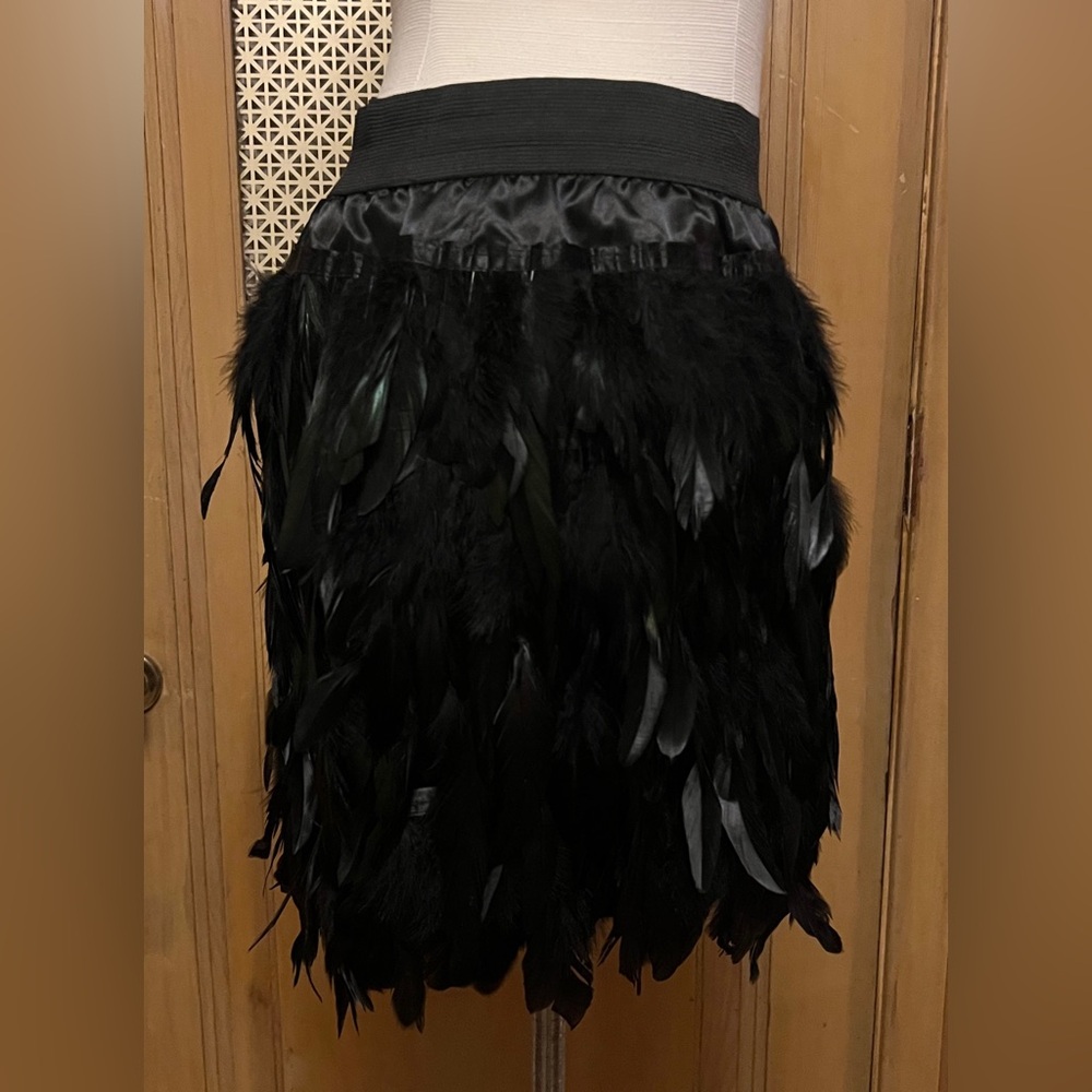 Feather mini skirt NEW - Picture 3 of 11
